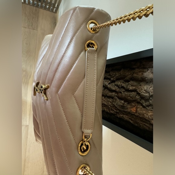 SAINT LAURENT 
Calfskin Quilted Monogram Medium Loulou Chain Satchel - Picture 4 of 10